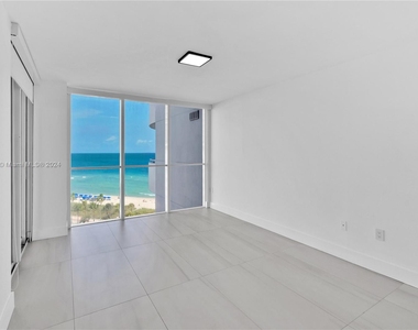 6301 Collins Ave - Photo Thumbnail 17