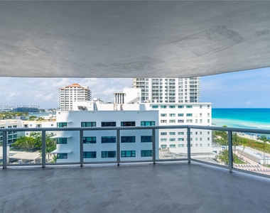 6301 Collins Ave - Photo Thumbnail 11