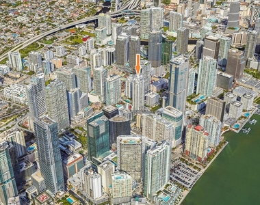 1060 Brickell Ave - Photo Thumbnail 3