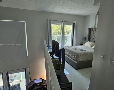 1528 Brickell Ave - Photo Thumbnail 13