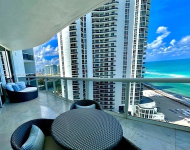 15811 Collins Ave - Photo Thumbnail 4