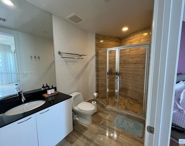 15811 Collins Ave - Photo Thumbnail 18