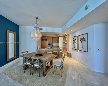 15811 Collins Ave - Photo Thumbnail 8