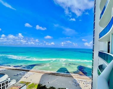 15811 Collins Ave - Photo Thumbnail 2