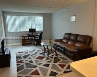 1333 E Hallandale Beach Blvd - Photo Thumbnail 4