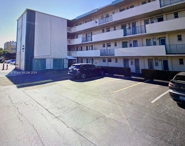 1333 E Hallandale Beach Blvd - Photo Thumbnail 0