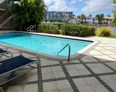 2600 S Ocean Dr - Photo Thumbnail 3