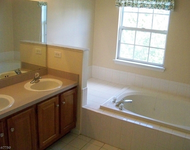 27 Briar Ln - Photo Thumbnail 18