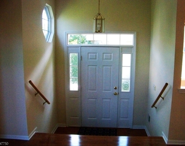 27 Briar Ln - Photo Thumbnail 4