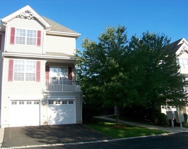 27 Briar Ln - Photo Thumbnail 2