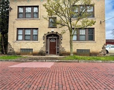 207 Myrtle Place - Photo Thumbnail 0