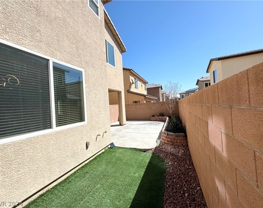 9325 Golden Lad Avenue - Photo Thumbnail 12