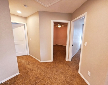 9930 Baron Coast Street - Photo Thumbnail 13