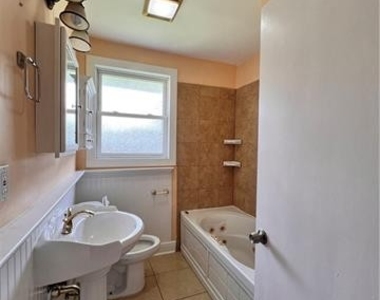 1209 Frankel Street - Photo Thumbnail 11