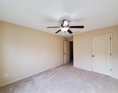 2818 Peachbrook Lane - Photo Thumbnail 24