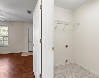 2762 Westbrook Court - Photo Thumbnail 25