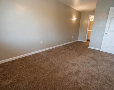 2765 W Tharpe Street - Photo Thumbnail 15