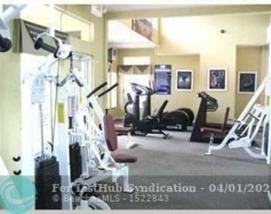 2440 Nw 33rd St #1801 - Photo Thumbnail 9