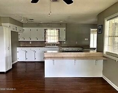 138 Mimosa Place - Photo Thumbnail 1