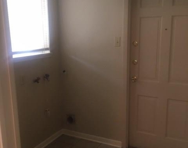 3810 Wickersham St - Photo Thumbnail 13