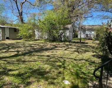 1037 N Perkins - Photo Thumbnail 3