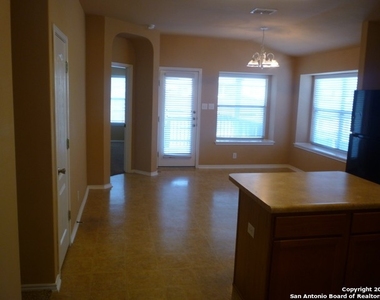 3919 Nuttall Oak Dr - Photo Thumbnail 2