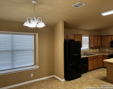 3919 Nuttall Oak Dr - Photo Thumbnail 11