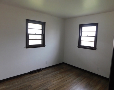 1708 W Illinois Avenue - Photo Thumbnail 9