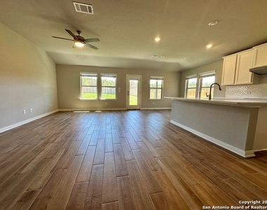 10620 Yellowtail Blvd - Photo Thumbnail 4