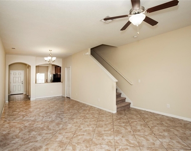 31143 Claridge Place - Photo Thumbnail 4