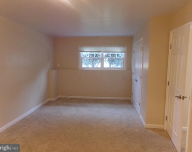 570 Mount Lubentia Court E - Photo Thumbnail 12