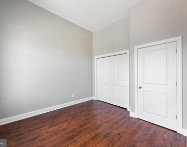 2478 Frankford Ave - Photo Thumbnail 8