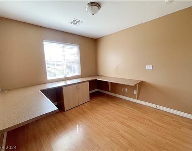 8913 Rendon Street - Photo Thumbnail 14