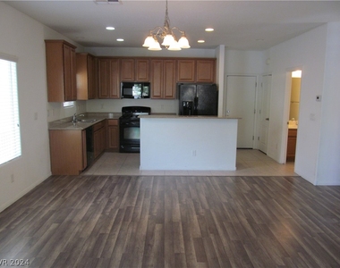 8936 Red Tapestry Court - Photo Thumbnail 4