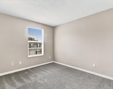 12715 Somerset Oaks Street - Photo Thumbnail 15