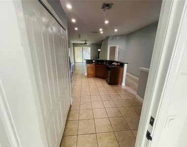 2940 Oak Park Way - Photo Thumbnail 8