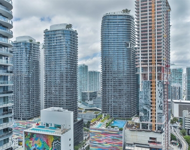 1010 Brickell Ave - Photo Thumbnail 23