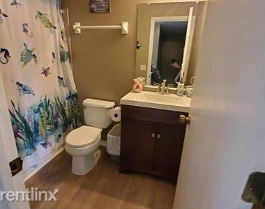 4508 Parkwick Dr - Photo Thumbnail 8