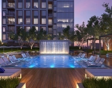 135 Seaport Blvd - Photo Thumbnail 12