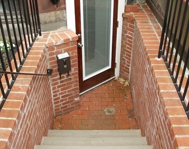 1089 Beacon Street - Photo Thumbnail 9