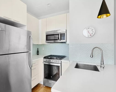 1433 Dekalb Avenue - Photo Thumbnail 4