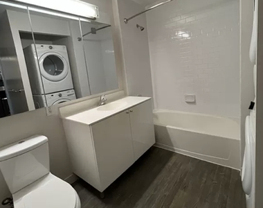  West 28th Street, Unit 1468 - Photo Thumbnail 3