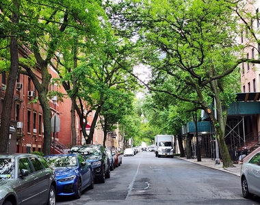 Tenth Avenue & West 48th Street - Photo Thumbnail 0