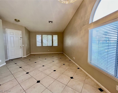 1158 Mirage Lake Street - Photo Thumbnail 4