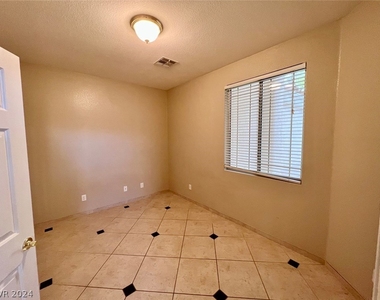 1158 Mirage Lake Street - Photo Thumbnail 9