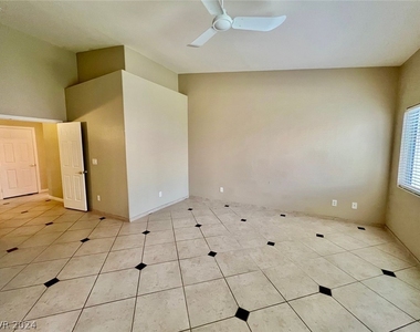 1158 Mirage Lake Street - Photo Thumbnail 6