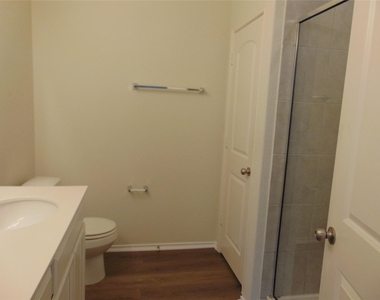 128 Bayberry Cir - Photo Thumbnail 10