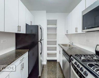 240 East 82nd Street - Photo Thumbnail 2