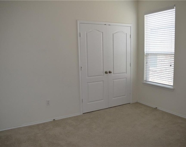 1425 Berlin Ln - Photo Thumbnail 15