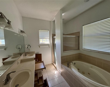 4126 Willow Bay Drive - Photo Thumbnail 9